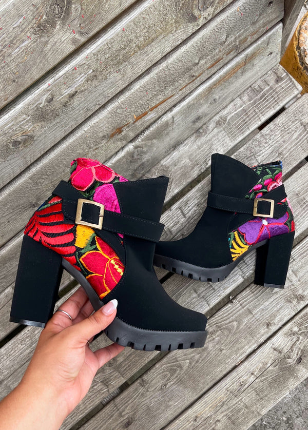 Zapoteca Booties Black