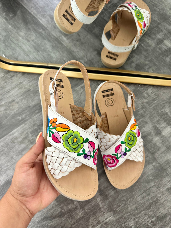 Hortensia Sandals White