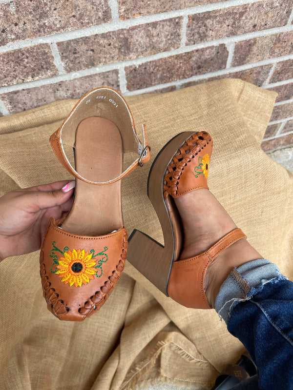 Lucy Girasol Heel