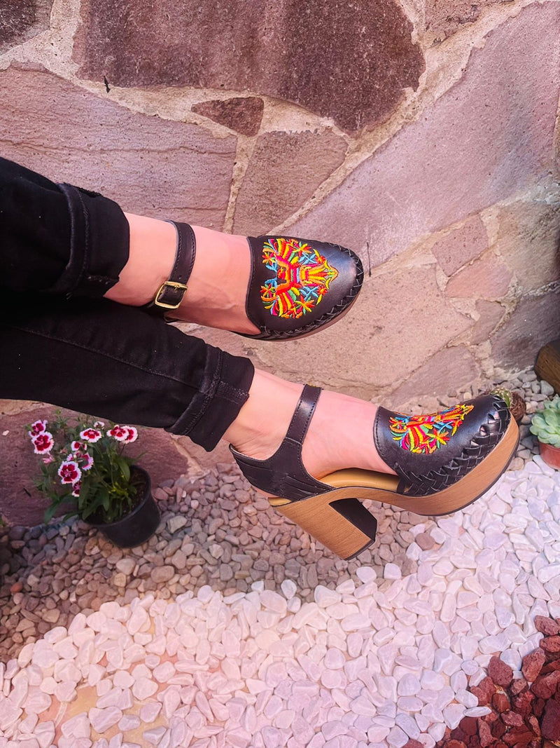 Corazón Otomi Heel Black