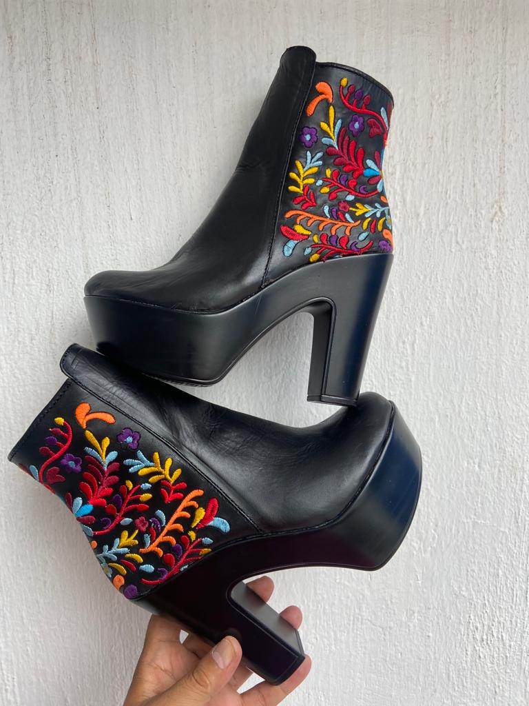 Mi Tierra Booties Black