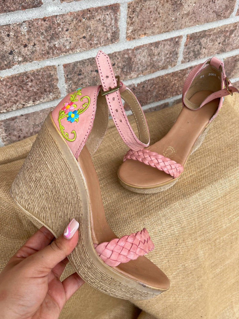 Aiyana Wedges