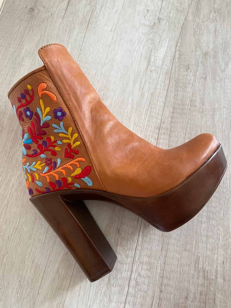 Mi Tierra Booties Tan